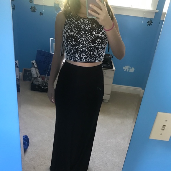 Prom dress - Picture 3 of 5